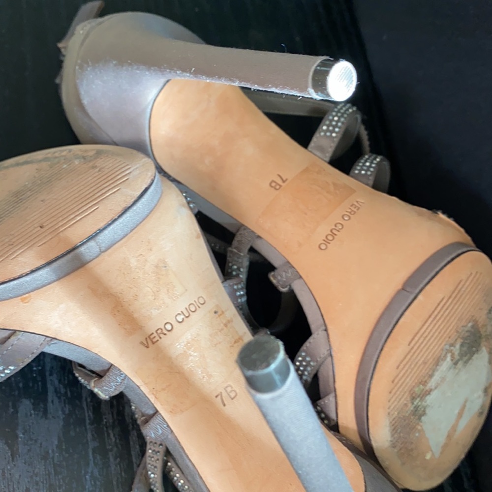 BCBG MaxAzria sandals - Picture 4 of 4